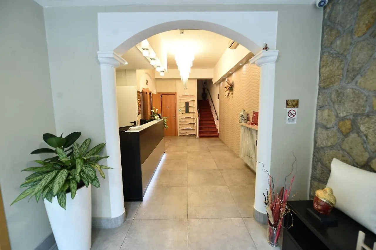 Hotel Okinawa Rimini 3*,