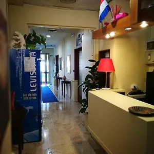 Отель Riviera, Римини